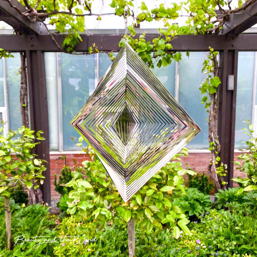 Diamond Wind Spinner - Beauty and the Wind